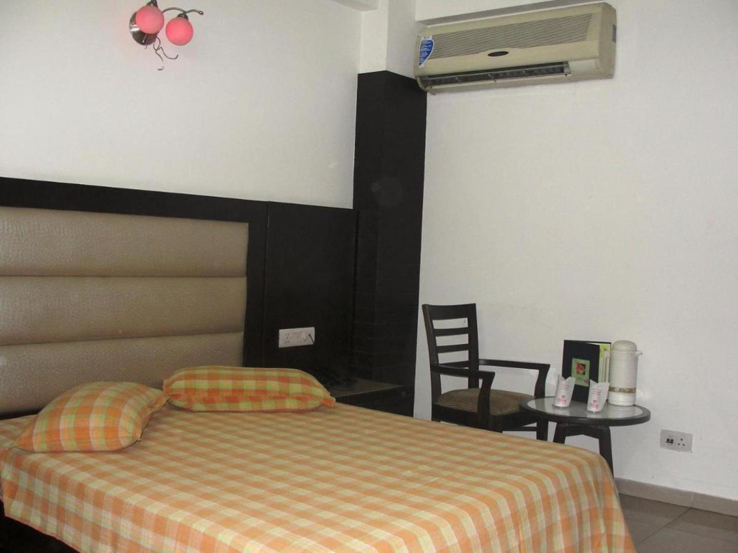 Hotel Chanchal Continental - 02 Mins From New Delhi Railway Station Екстериор снимка