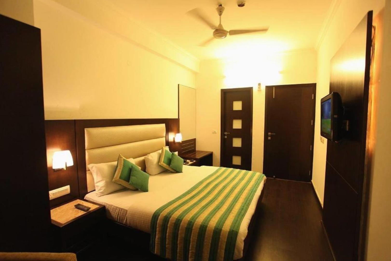 Hotel Chanchal Continental - 02 Mins From New Delhi Railway Station Екстериор снимка