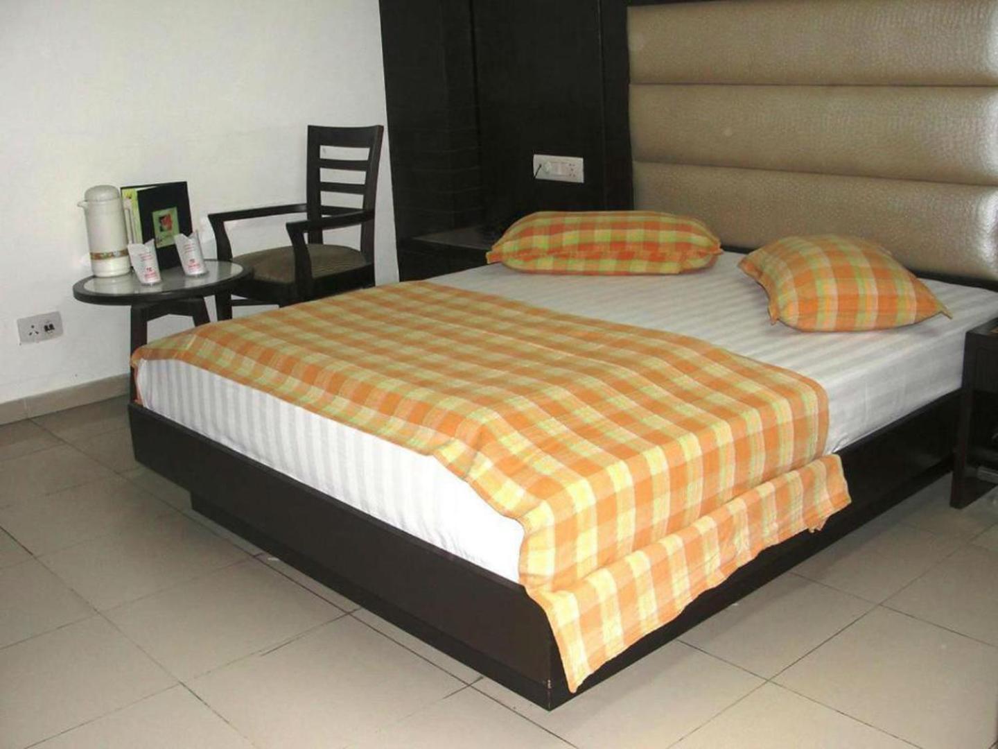 Hotel Chanchal Continental - 02 Mins From New Delhi Railway Station Екстериор снимка