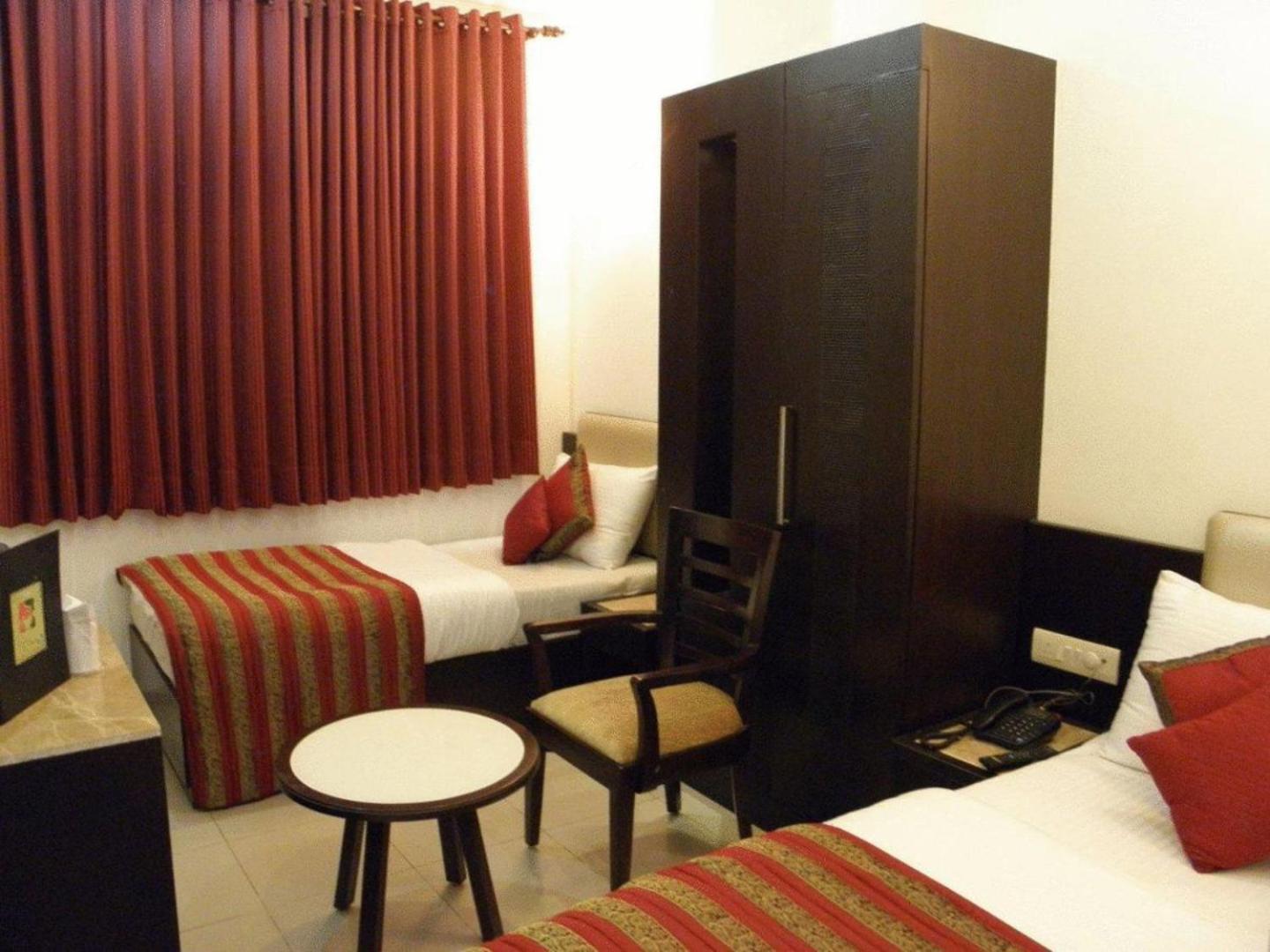 Hotel Chanchal Continental - 02 Mins From New Delhi Railway Station Екстериор снимка