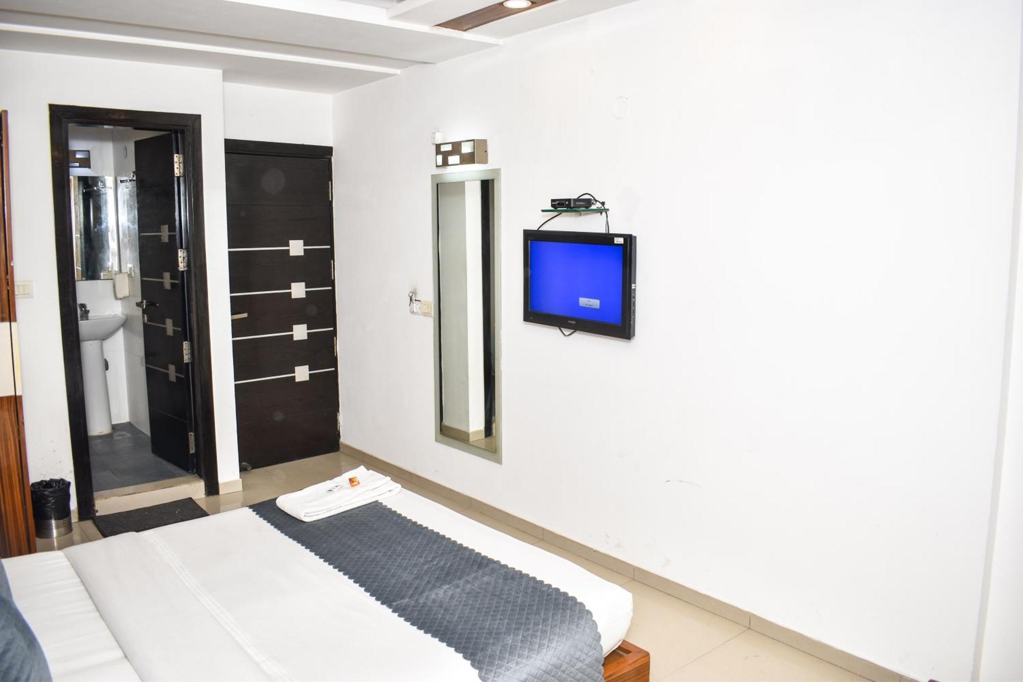 Hotel Chanchal Continental - 02 Mins From New Delhi Railway Station Екстериор снимка