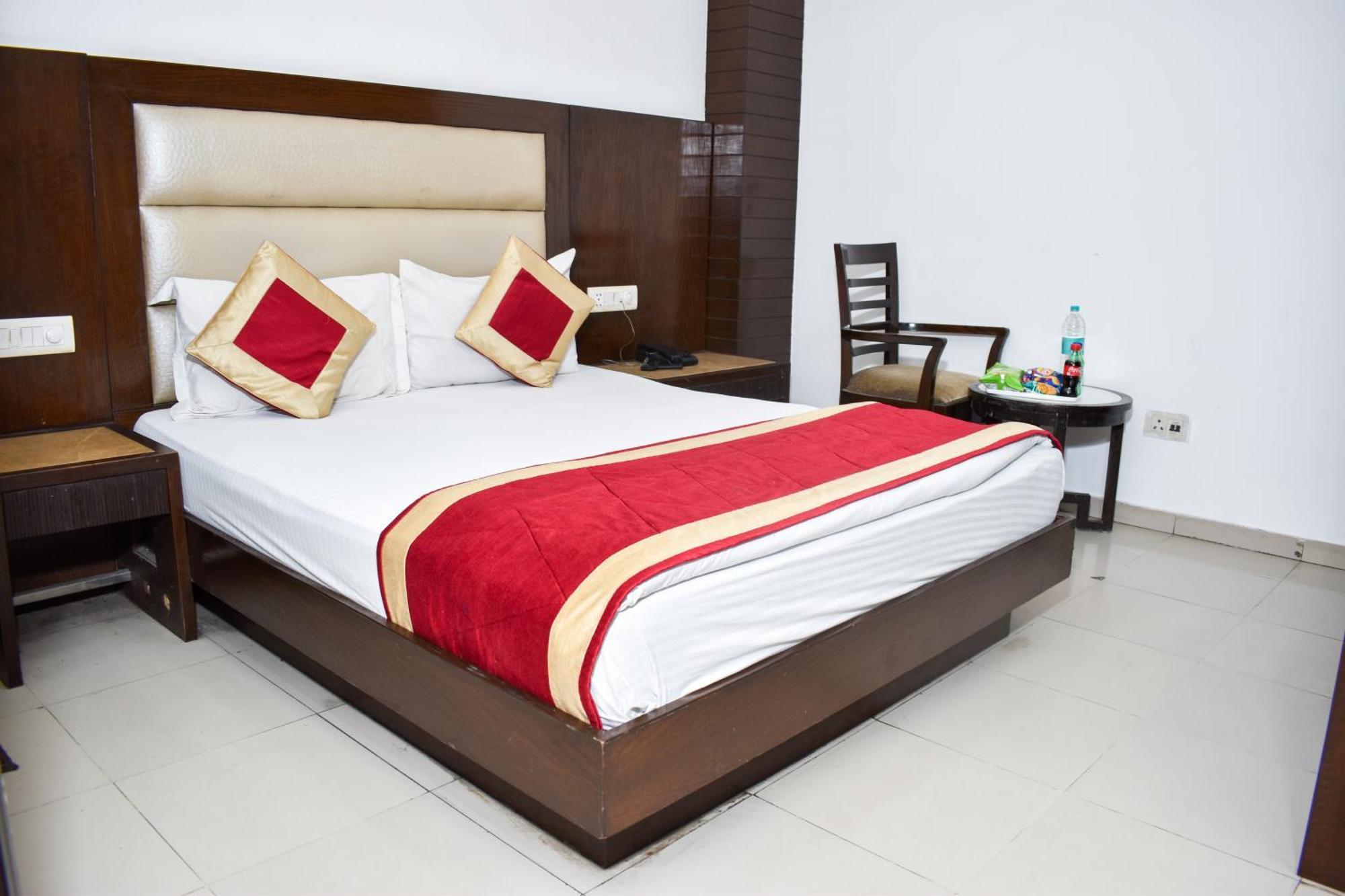 Hotel Chanchal Continental - 02 Mins From New Delhi Railway Station Екстериор снимка
