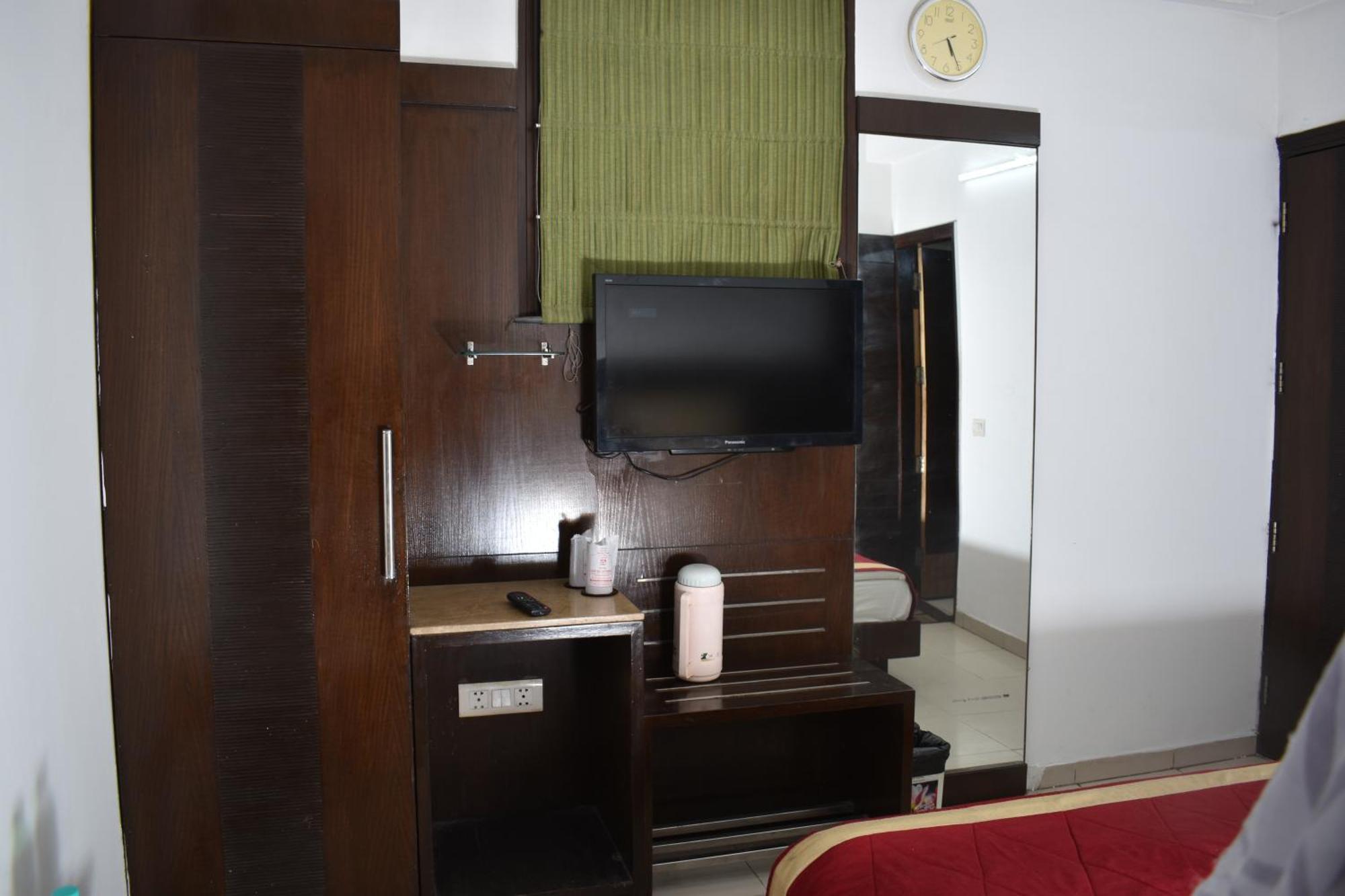 Hotel Chanchal Continental - 02 Mins From New Delhi Railway Station Екстериор снимка