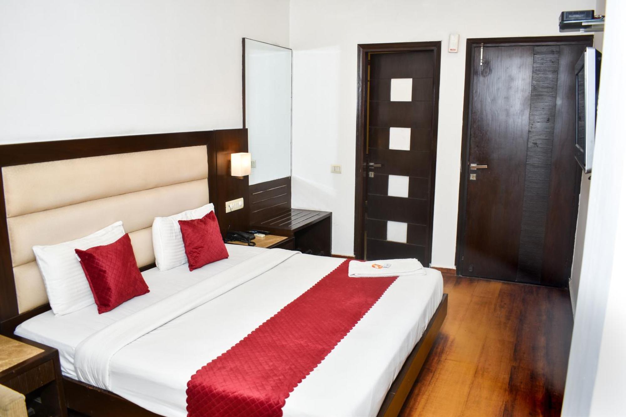 Hotel Chanchal Continental - 02 Mins From New Delhi Railway Station Екстериор снимка