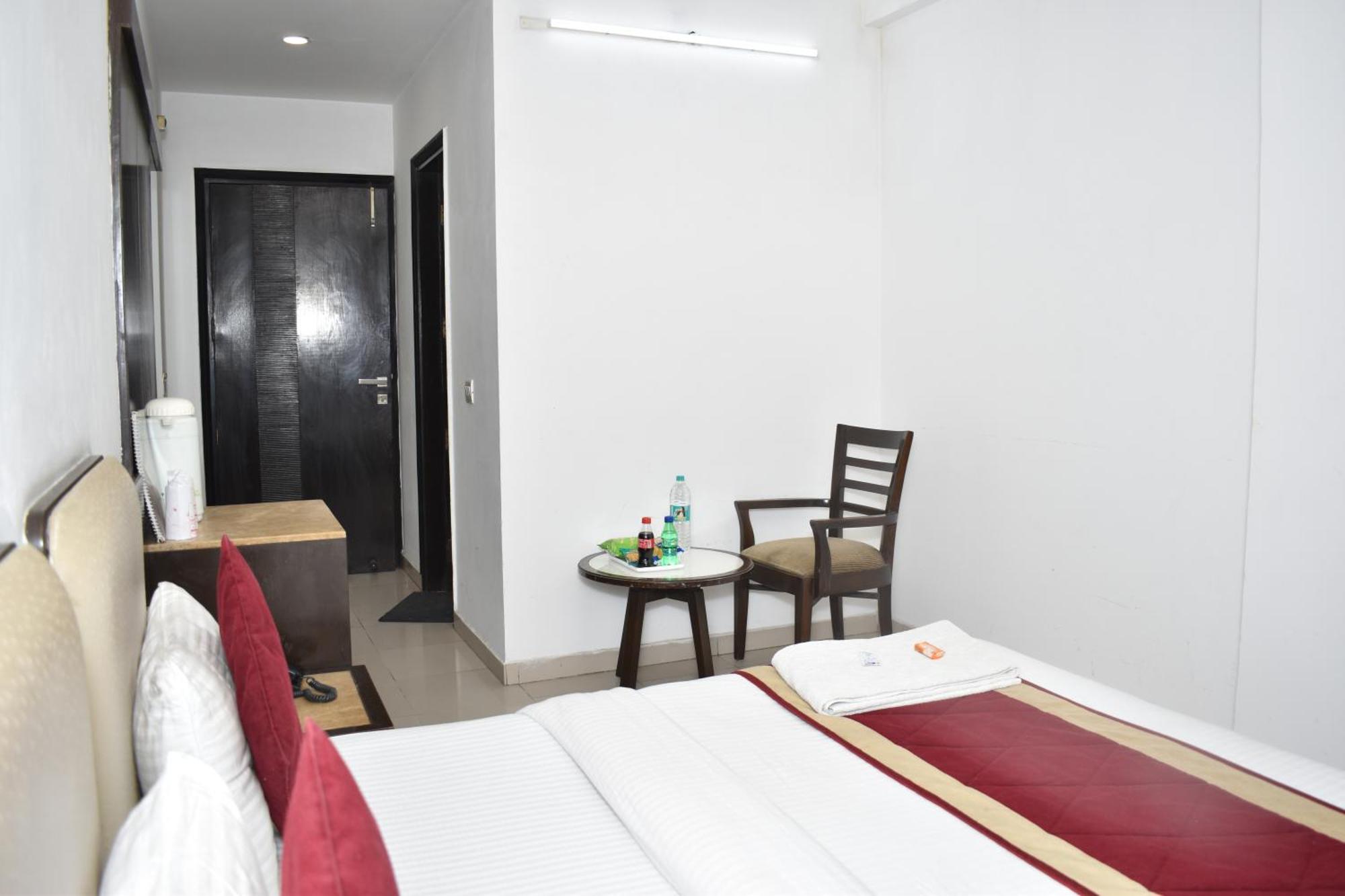 Hotel Chanchal Continental - 02 Mins From New Delhi Railway Station Екстериор снимка