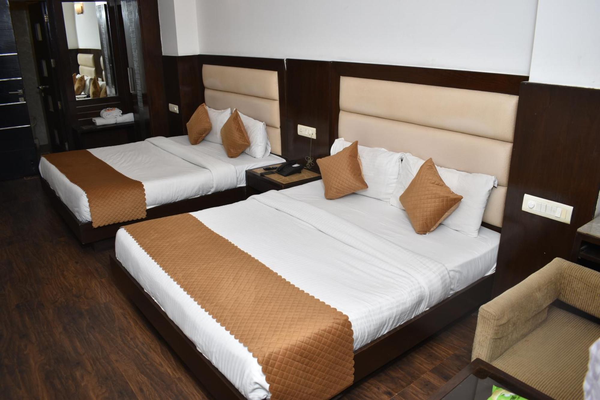 Hotel Chanchal Continental - 02 Mins From New Delhi Railway Station Екстериор снимка