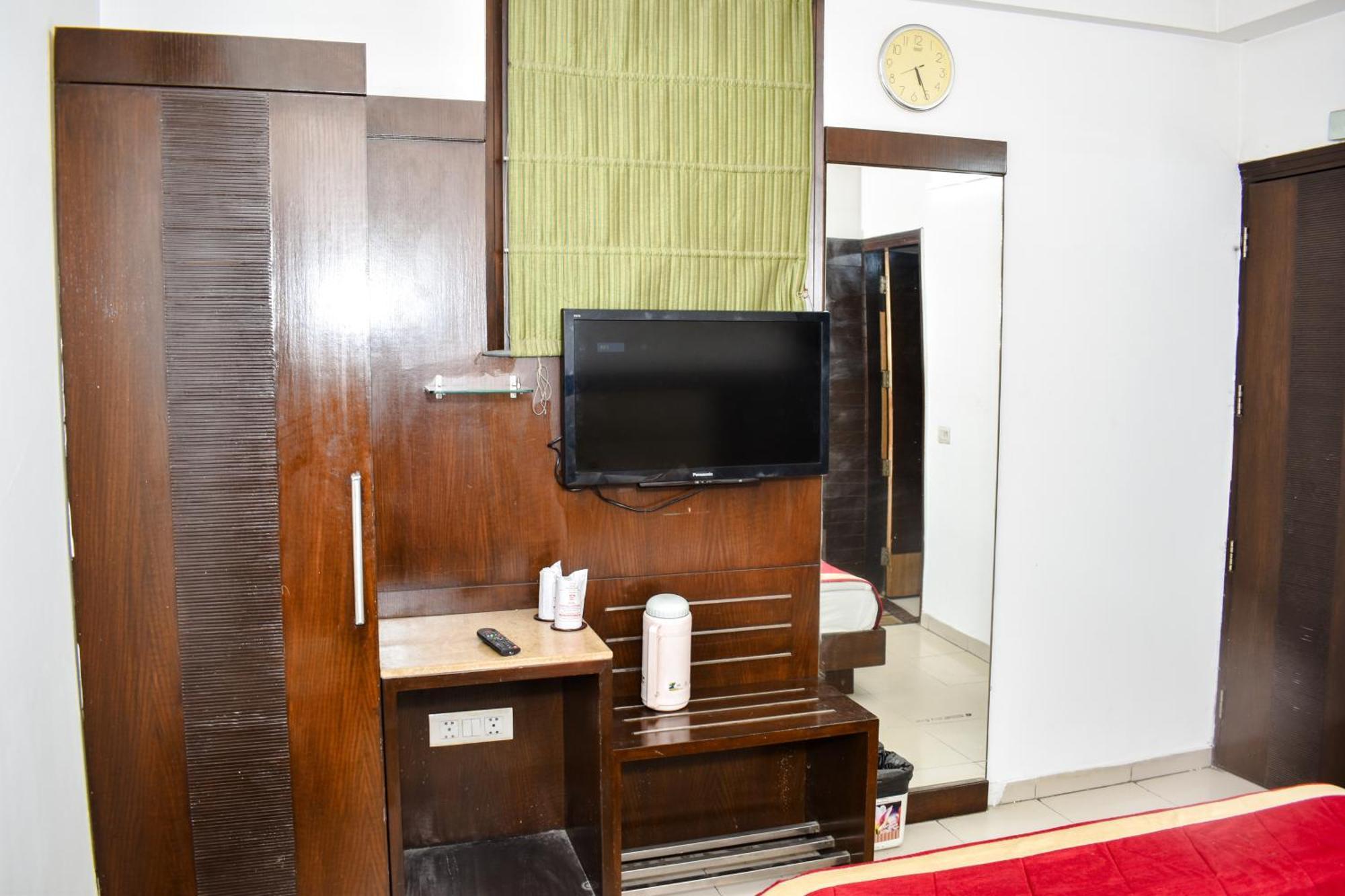 Hotel Chanchal Continental - 02 Mins From New Delhi Railway Station Екстериор снимка