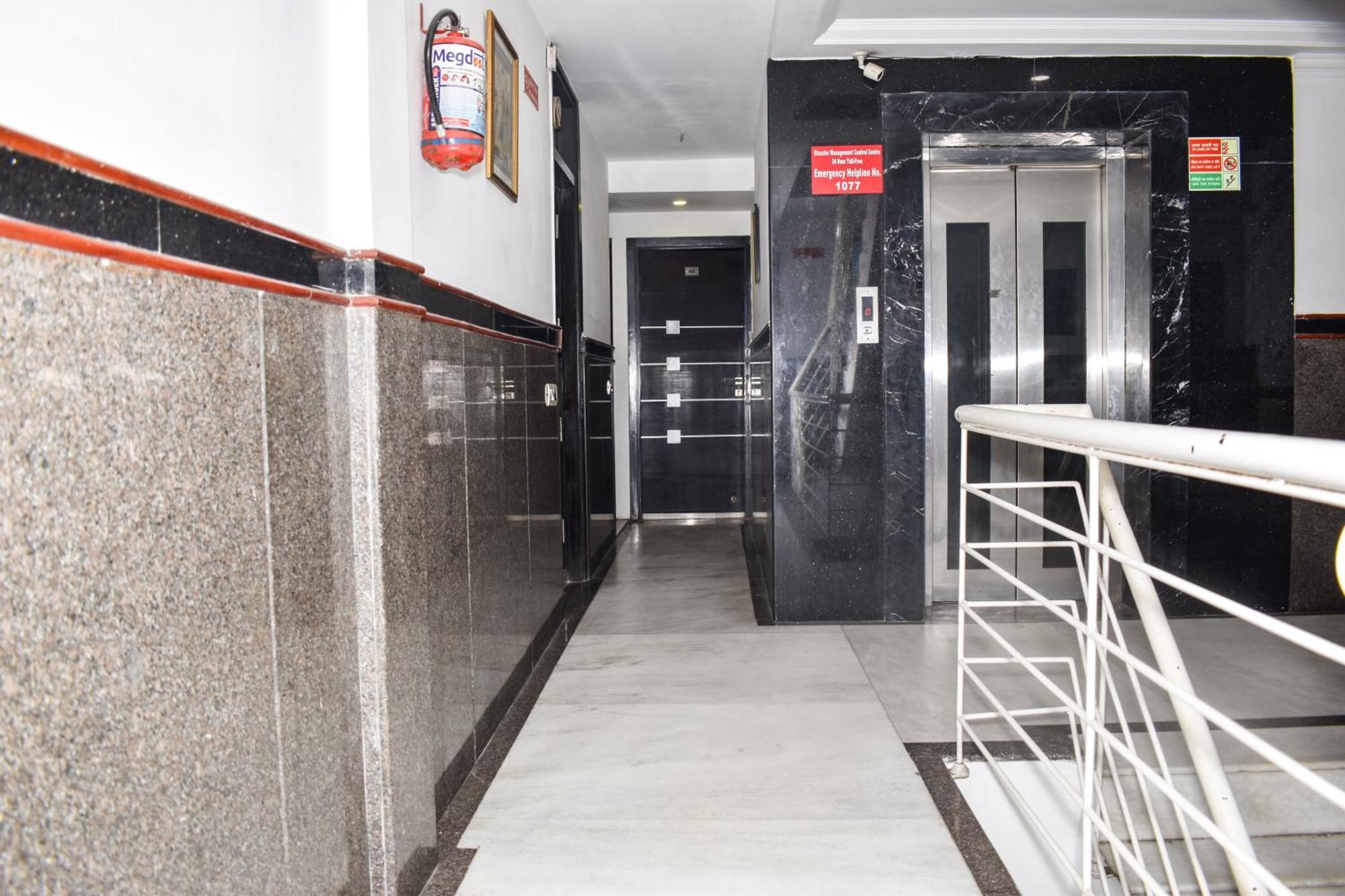 Hotel Chanchal Continental - 02 Mins From New Delhi Railway Station Екстериор снимка