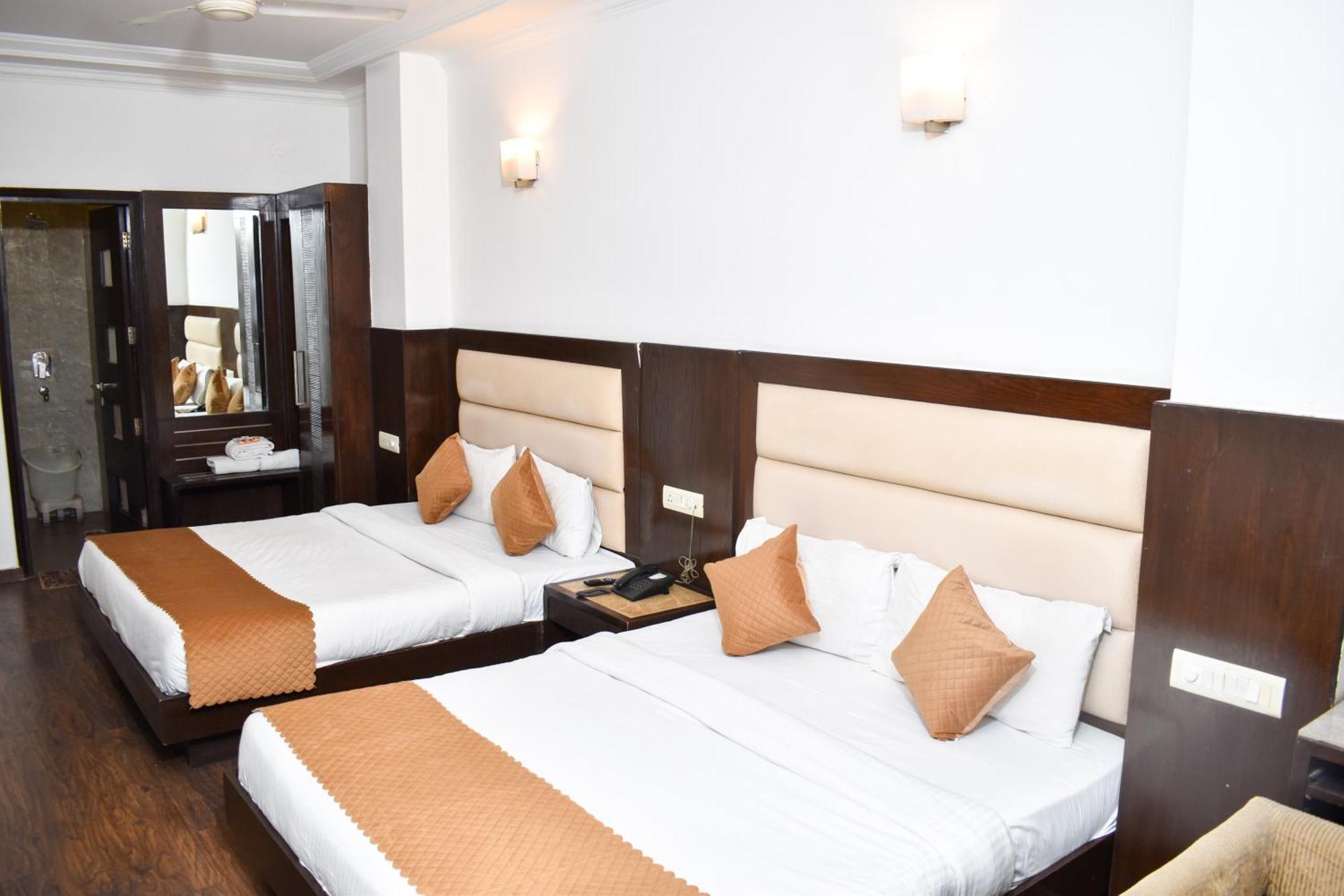 Hotel Chanchal Continental - 02 Mins From New Delhi Railway Station Екстериор снимка