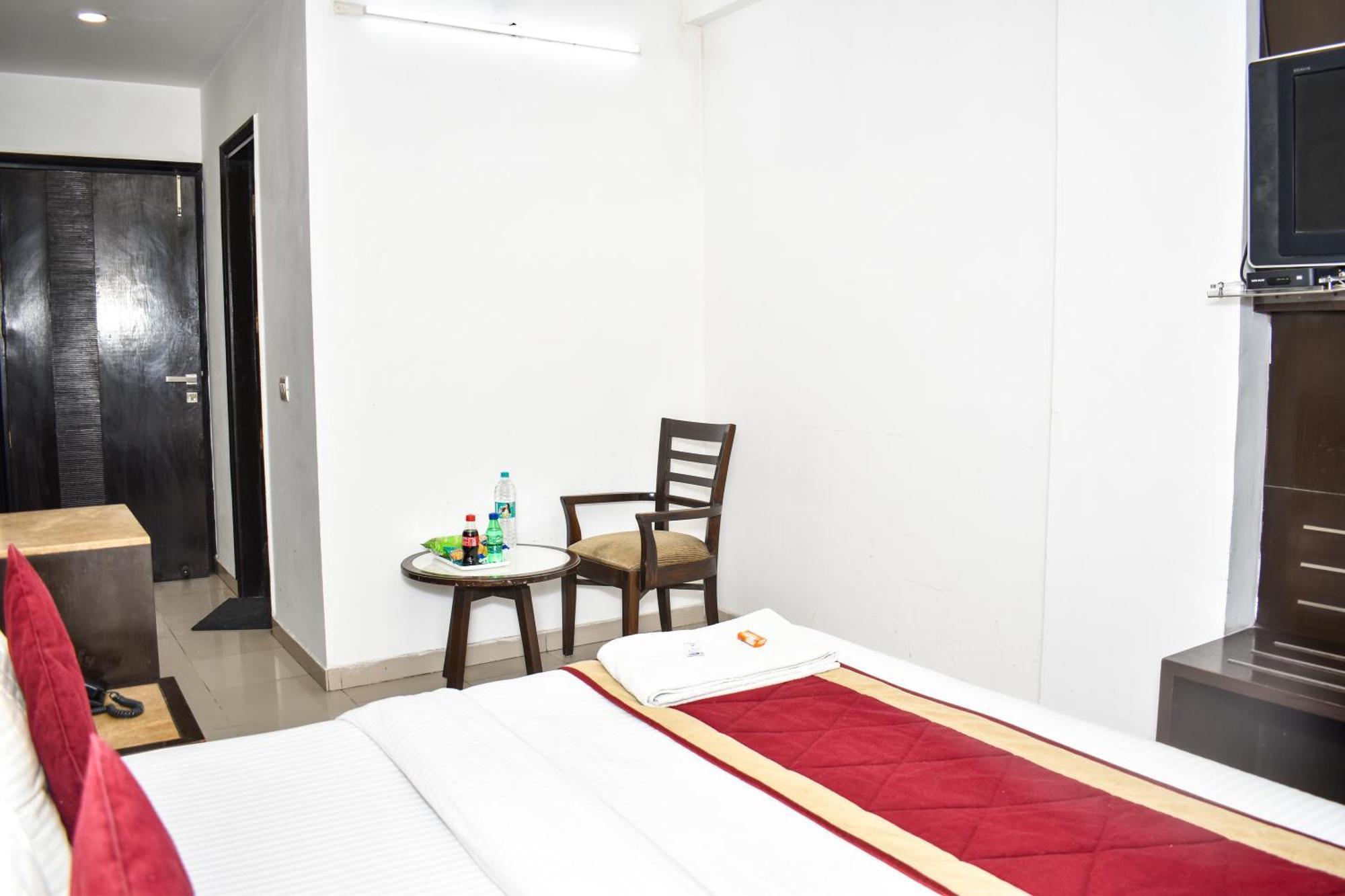Hotel Chanchal Continental - 02 Mins From New Delhi Railway Station Екстериор снимка