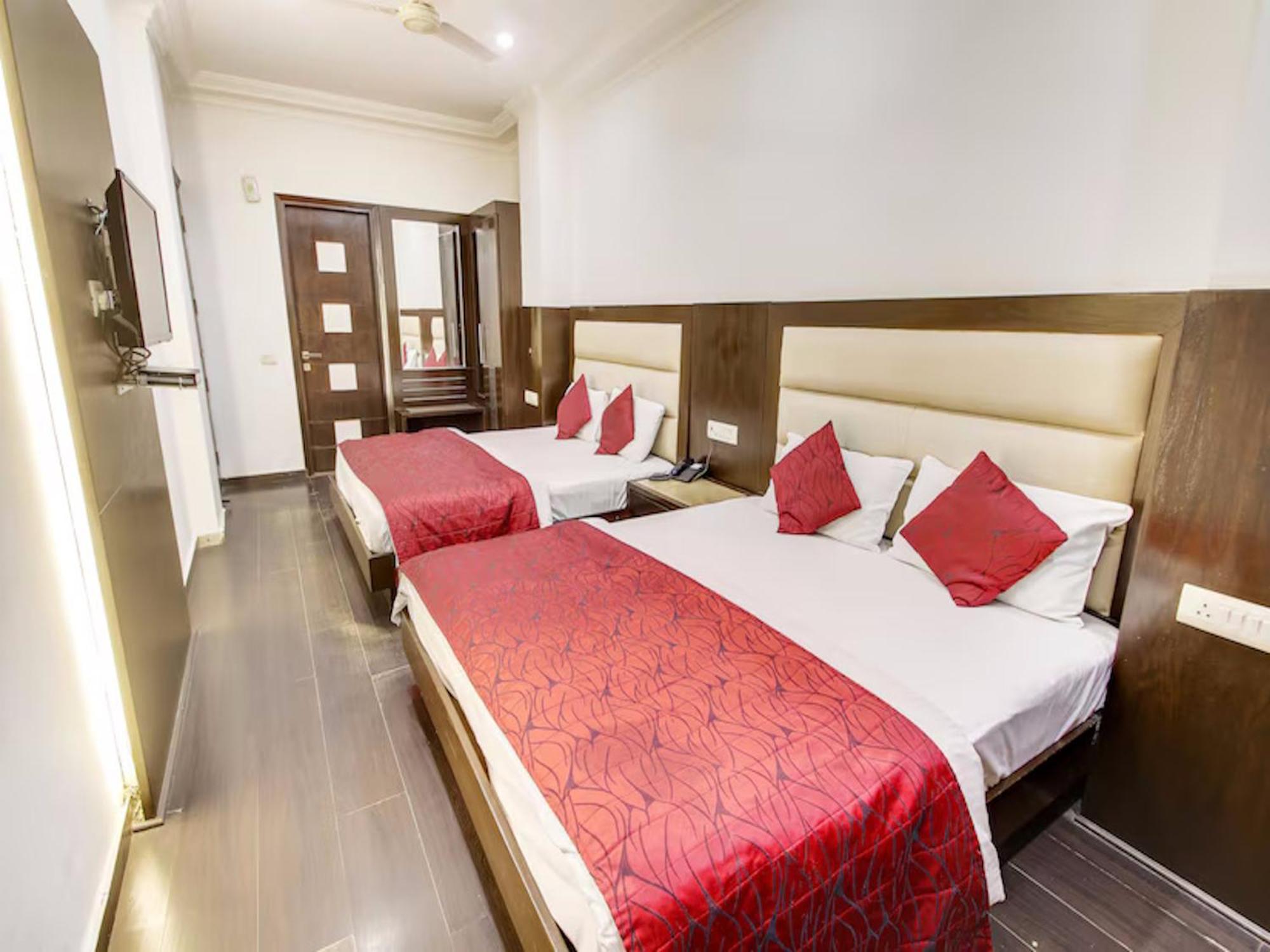 Hotel Chanchal Continental - 02 Mins From New Delhi Railway Station Екстериор снимка