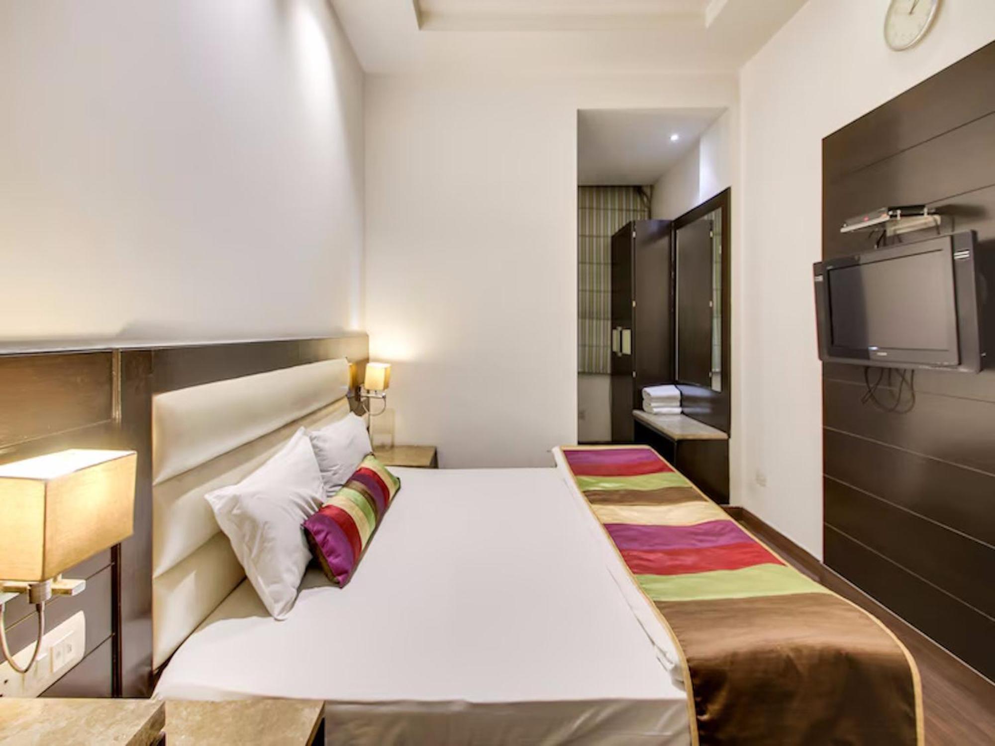 Hotel Chanchal Continental - 02 Mins From New Delhi Railway Station Екстериор снимка
