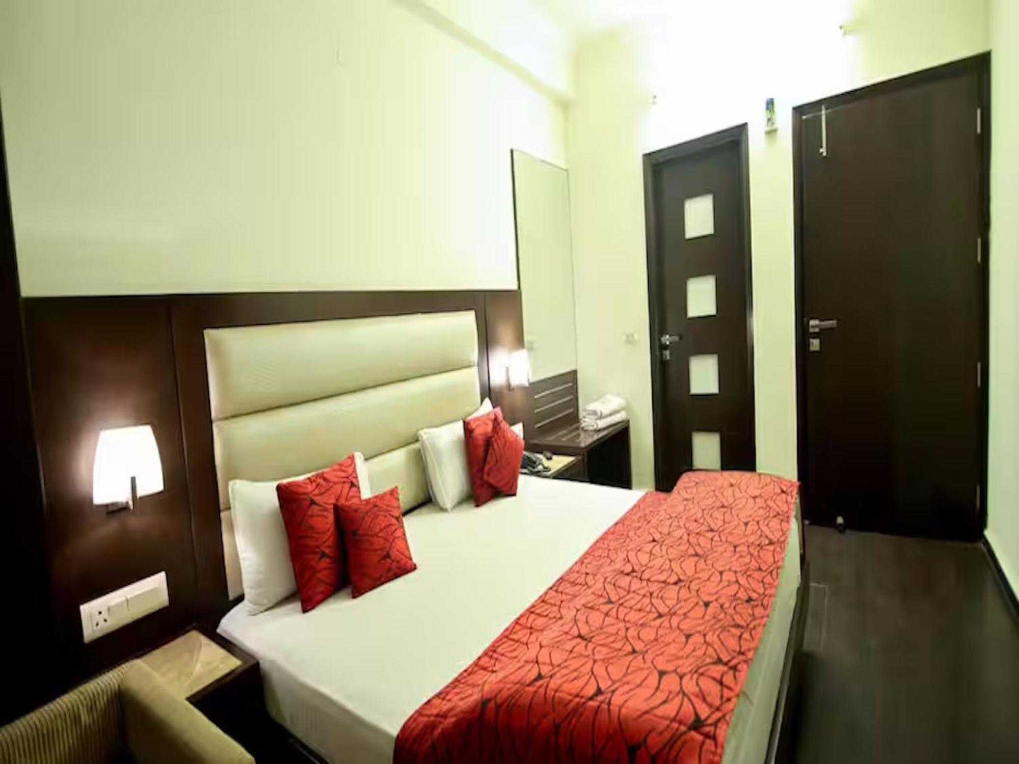 Hotel Chanchal Continental - 02 Mins From New Delhi Railway Station Екстериор снимка