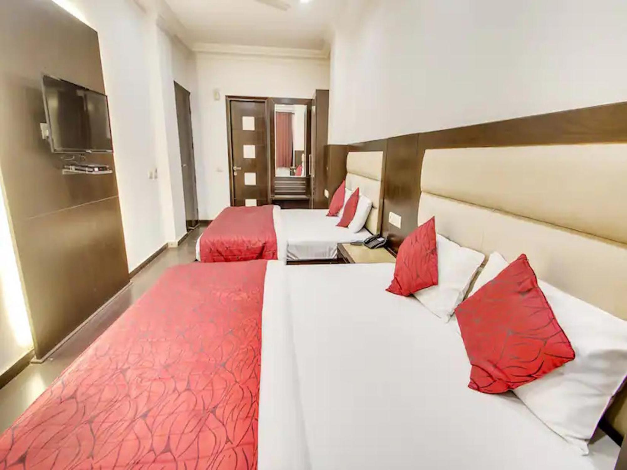 Hotel Chanchal Continental - 02 Mins From New Delhi Railway Station Екстериор снимка